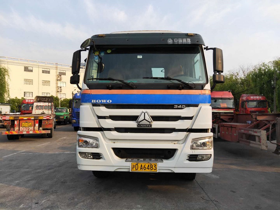 出售沪牌2014年7月双驱豪沃 - 上海泓达二手集卡车交易中心