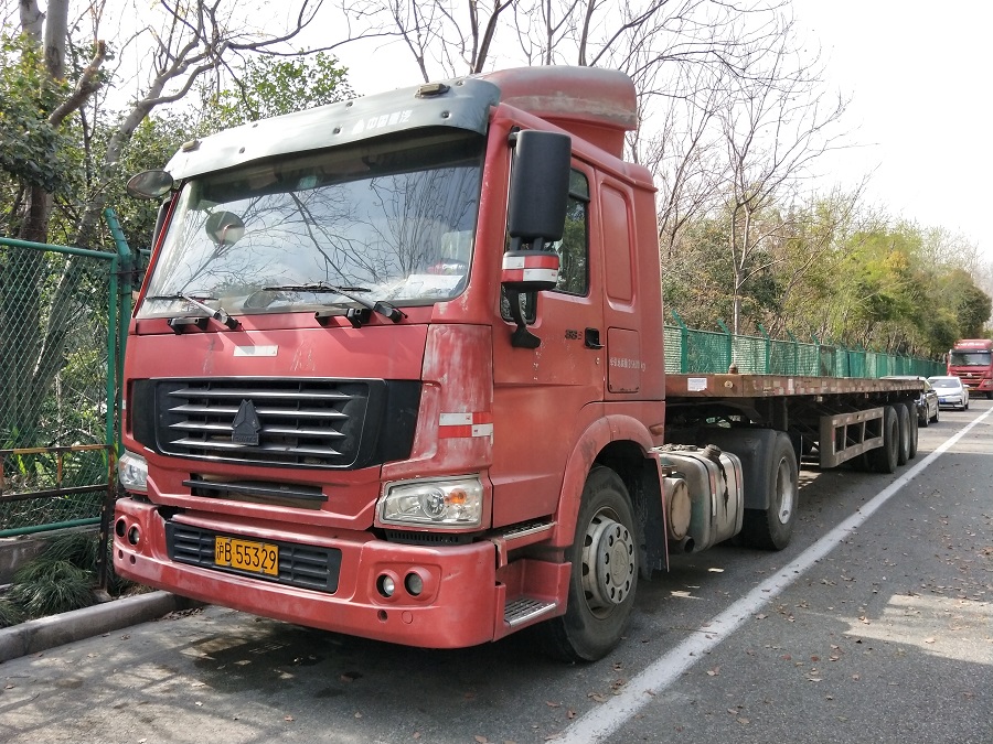 出售沪牌2008年5月重汽豪沃 - 上海泓达二手集卡车交易中心